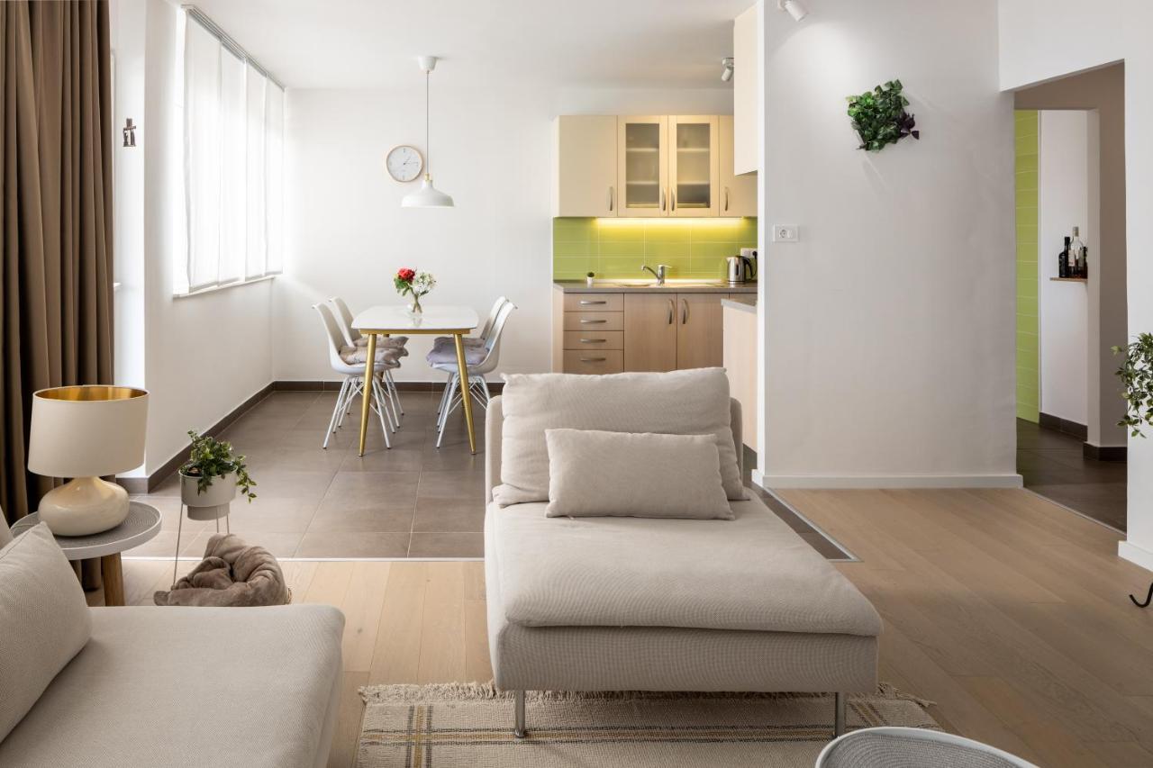 Apartment Nova 4* ดูกีรัท ภายนอก รูปภาพ